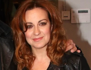 Ευαγγελία Μουμούρη: «Στις περιοδείες μένω μόνη μου, δεν με θέλει κανένας!» (βίντεο)